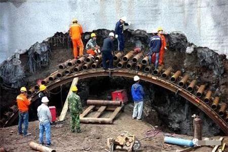 南皮隧道钢花管支护案例